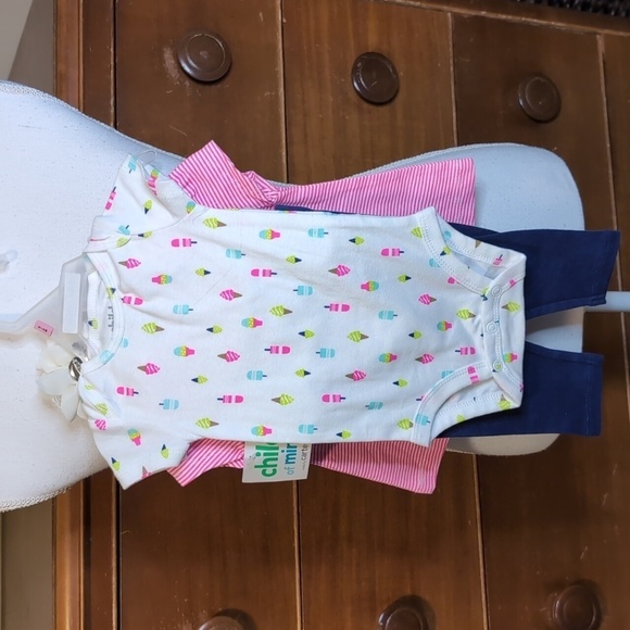 Carter’s Child of Mine 4 piece set - Picture 5 of 8